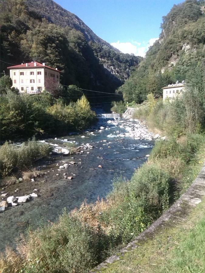 Dietro L'Angolo Sondrio Villa Екстериор снимка