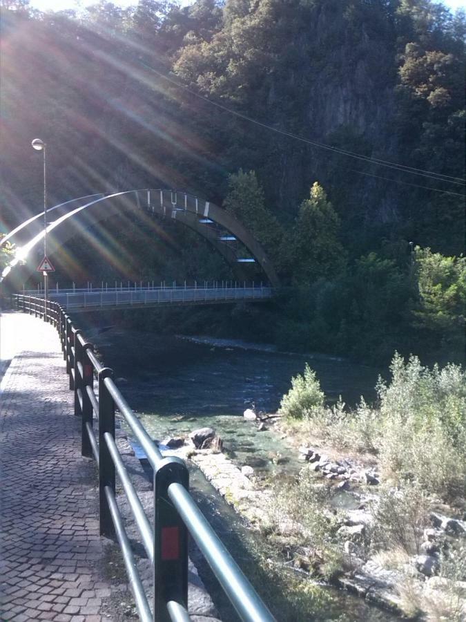 Dietro L'Angolo Sondrio Villa Екстериор снимка