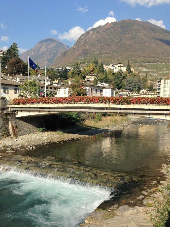 Dietro L'Angolo Sondrio Villa Екстериор снимка